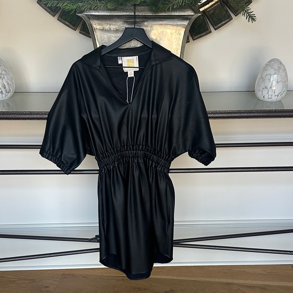 NWT Emily McCarthy   Black Mini Dress
Excellent New Condition